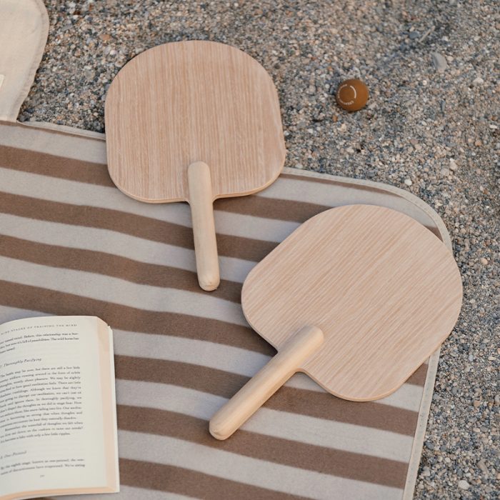 Jeu de raquette de plage
